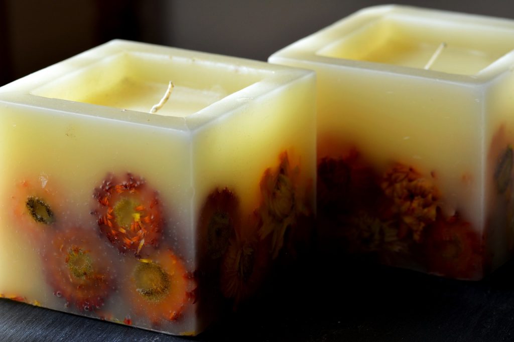 candle, candles, flowers-4984065.jpg